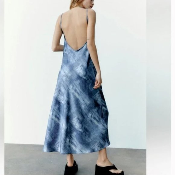 👗Zara Printed Silky Dress, Blue NWT - L - Picture 3 of 10